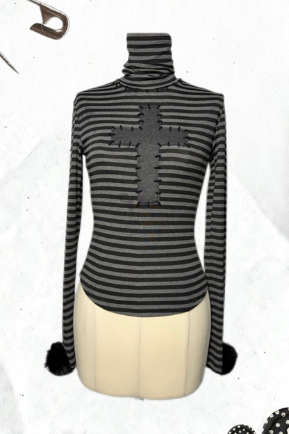 クロスハイネックトップス+パンツスカート+ペンダント