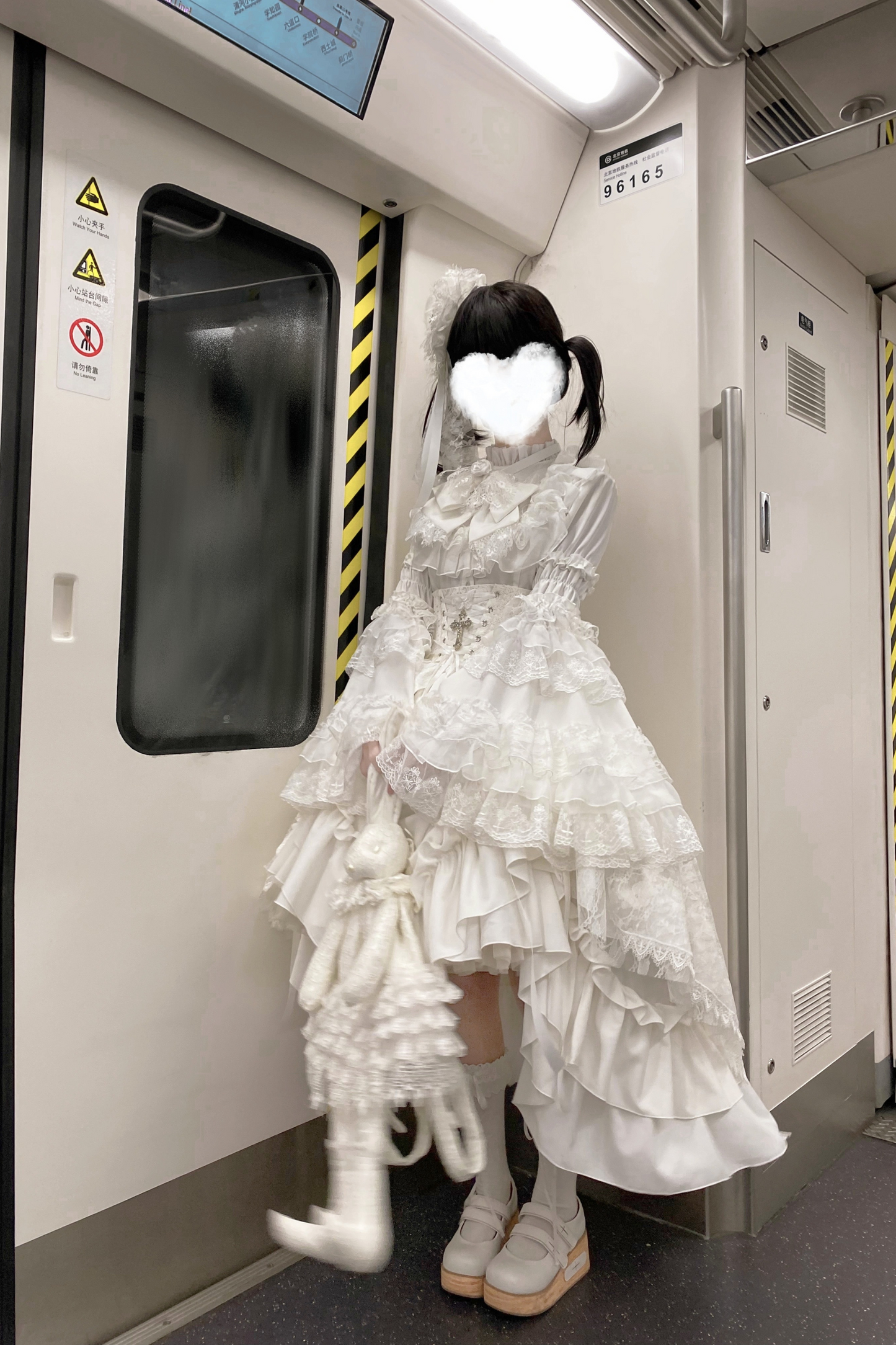 ゴシックスーパーゴージャスジスリーブロリータシャツ+フリルスカート+ハット