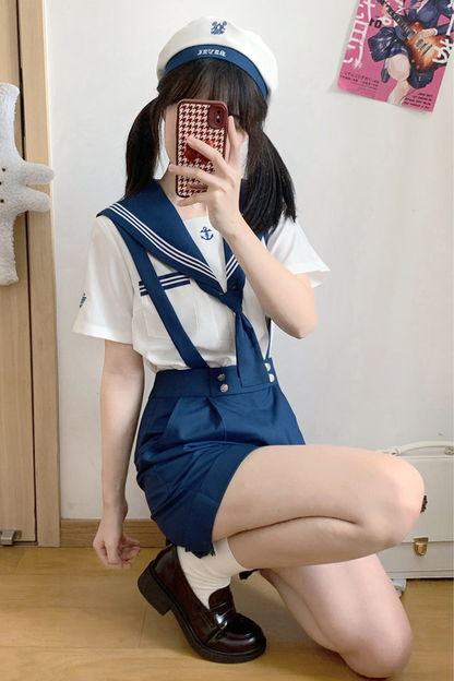 Matrosen-Hemd + Träger-Kurze Hose + Krawatte + Baskenmütze