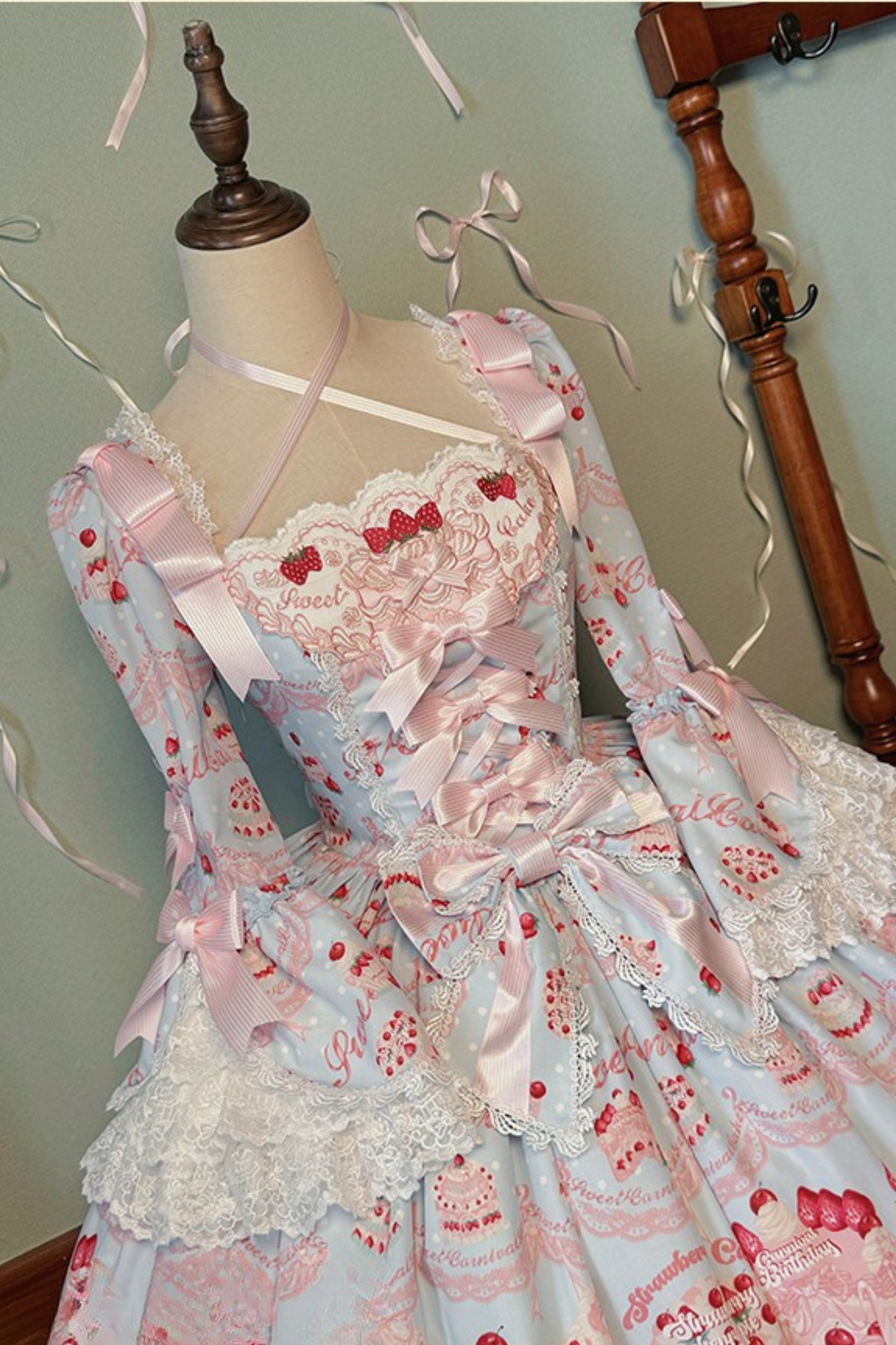 [Pre-order Deadline: July 8] Strawberry Doll Ribbon Dress