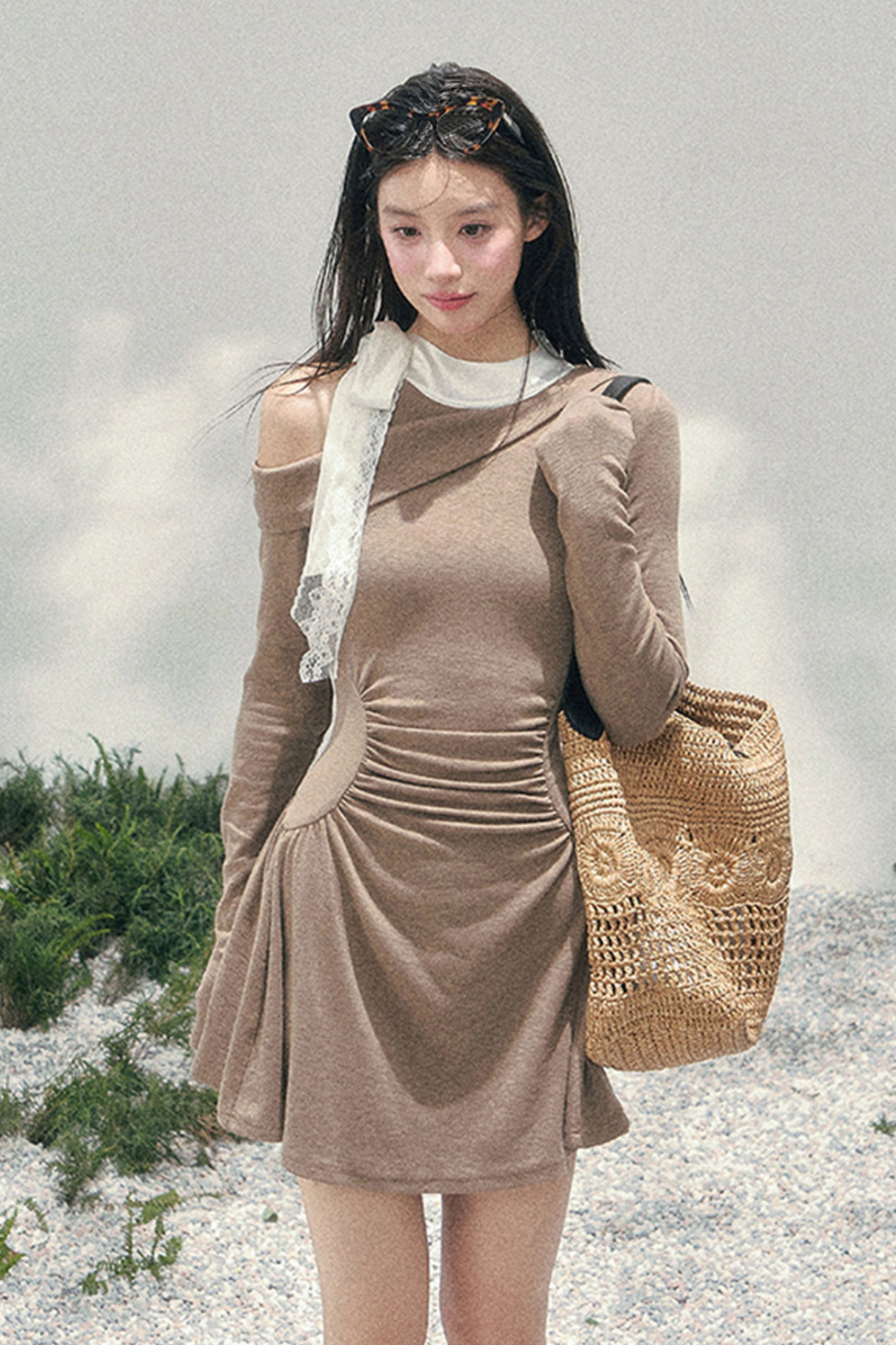 フレンチレースオフショルダードレス