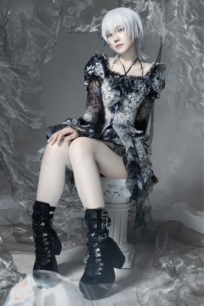 【12月10日予約締切】Bloodstainedスクエアホルターネックフレアスリーブトップス