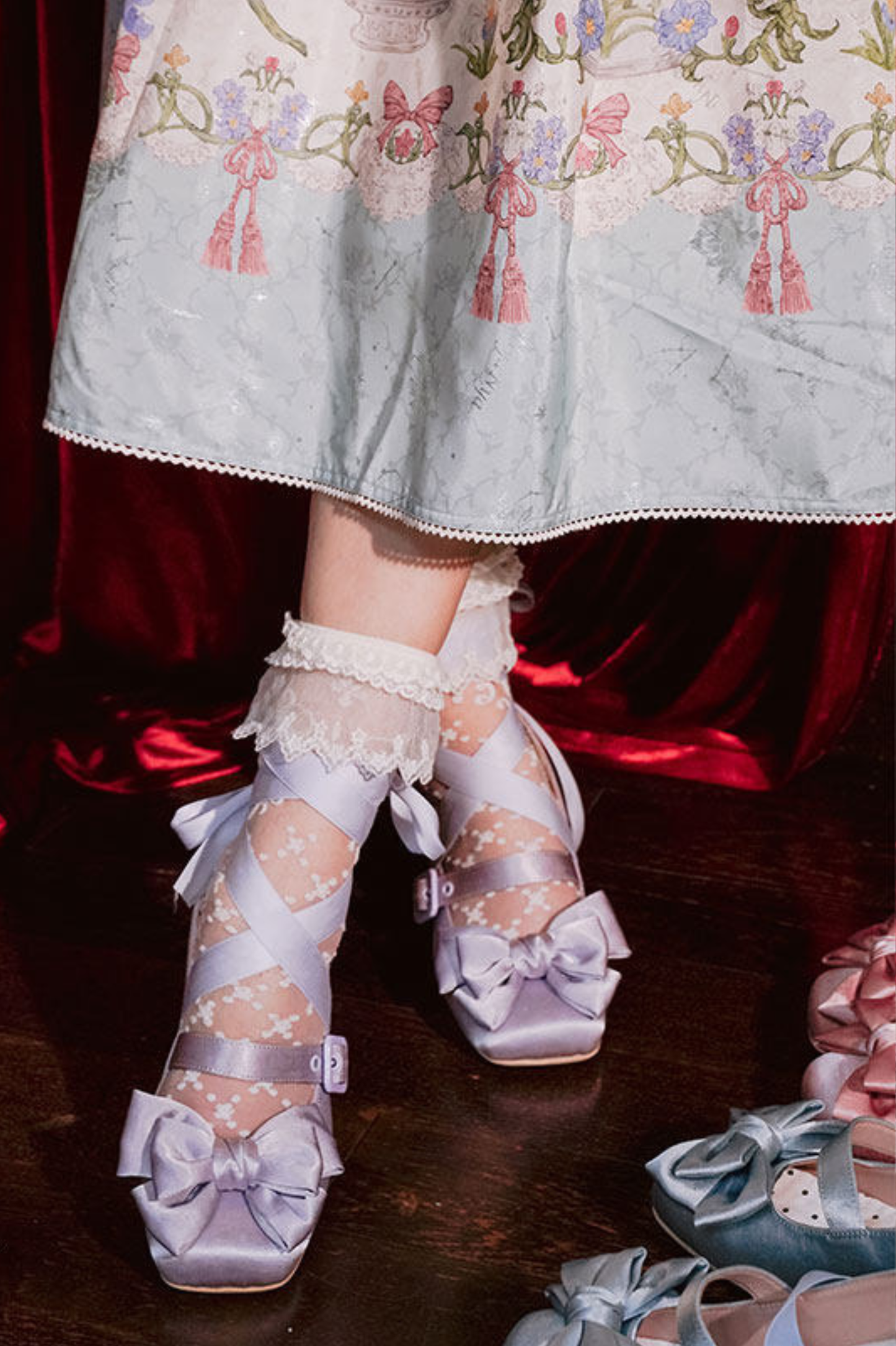 レースアップリボンサテンスクエアトゥシューズ