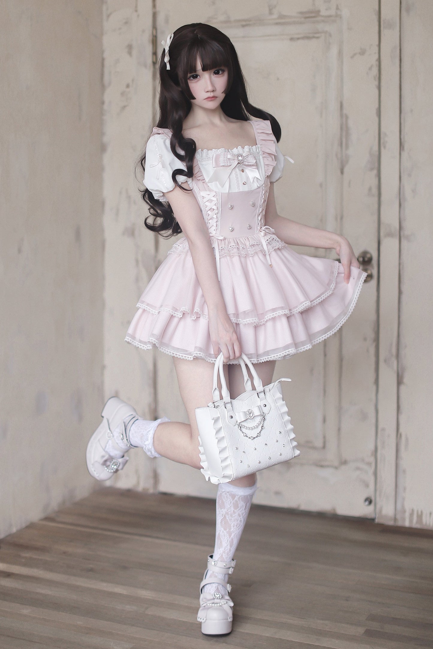 Ecomi Satin-Lagenkleid