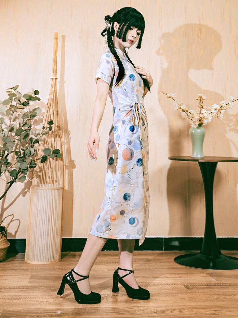 Colorful Retro Dot Medium Chinese Dress
