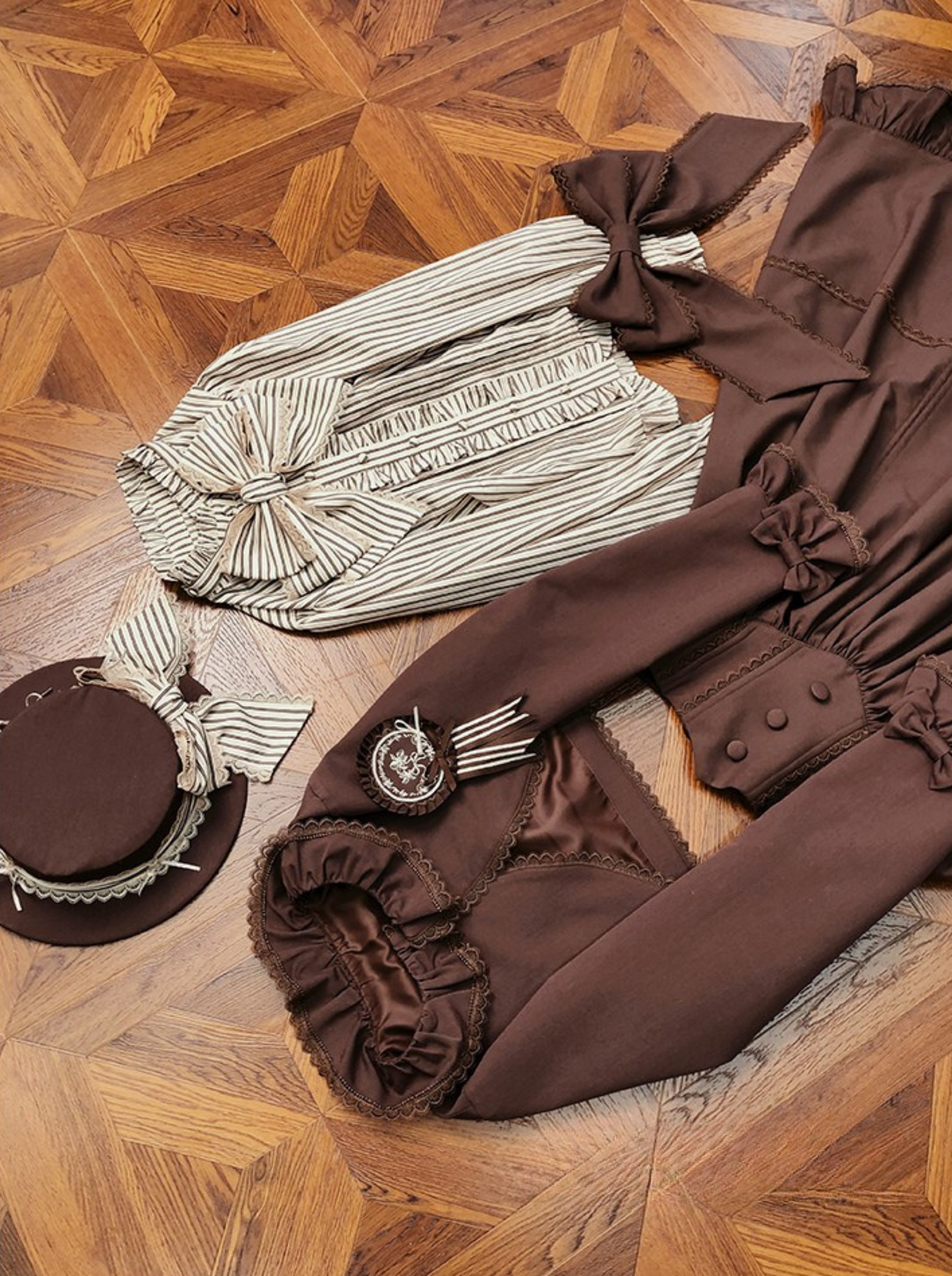 【12月23日予約締切】ビクトリアデュークエレガントクラシックフリルスタンドカラーリボンシャツ