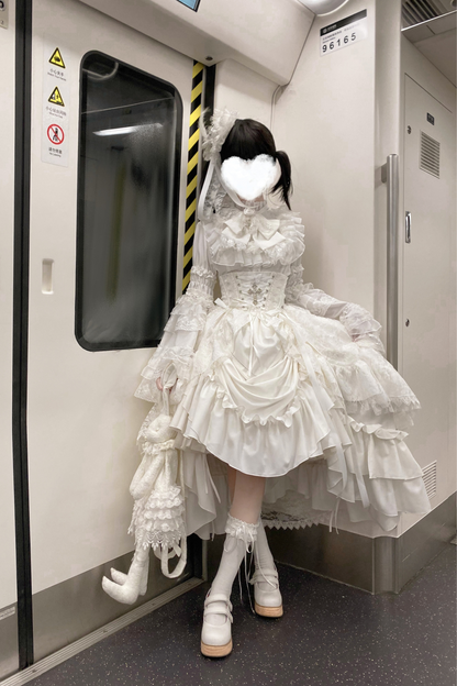 ゴシックスーパーゴージャスジスリーブロリータシャツ+フリルスカート+ハット