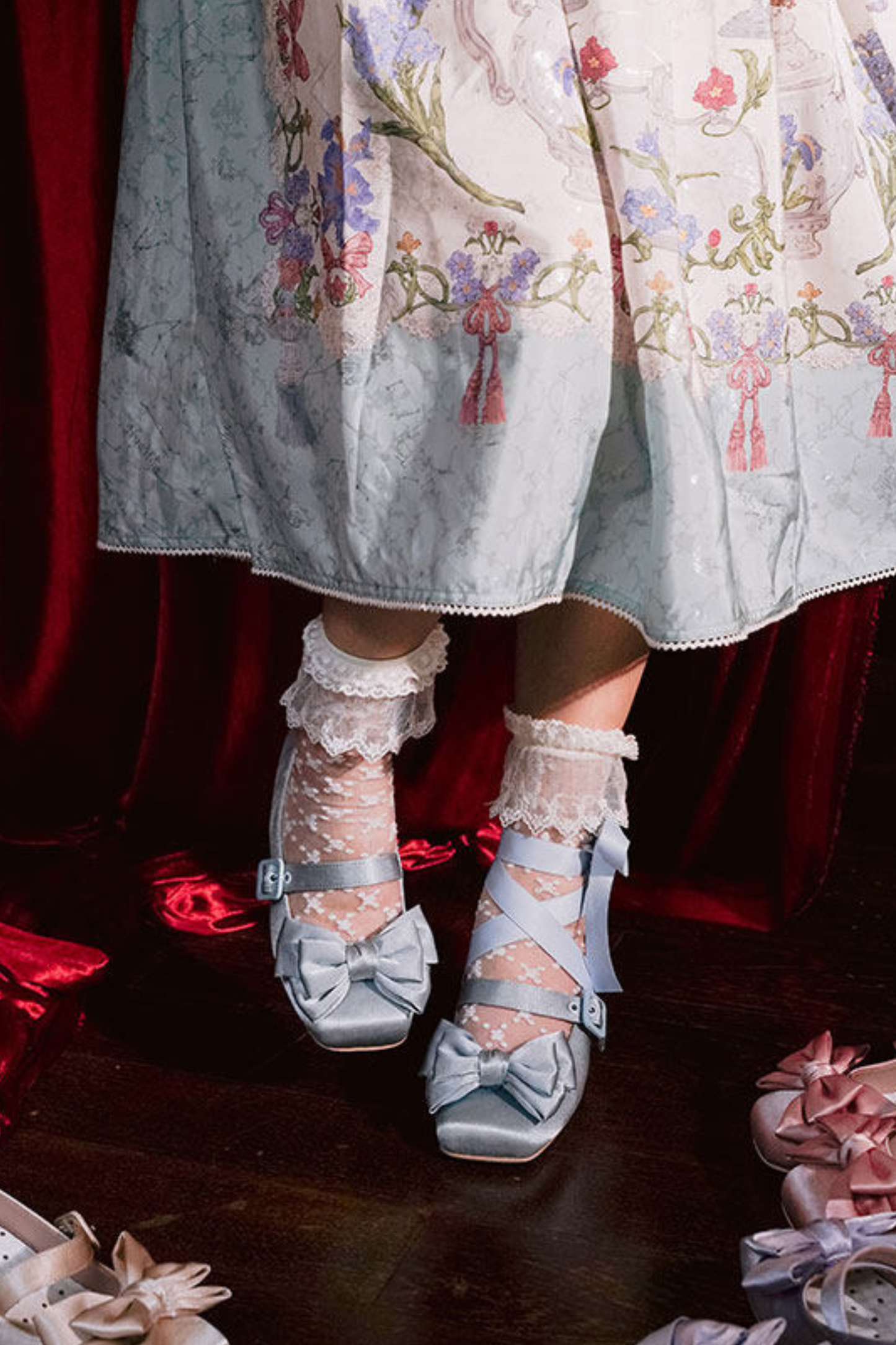 レースアップリボンサテンスクエアトゥシューズ