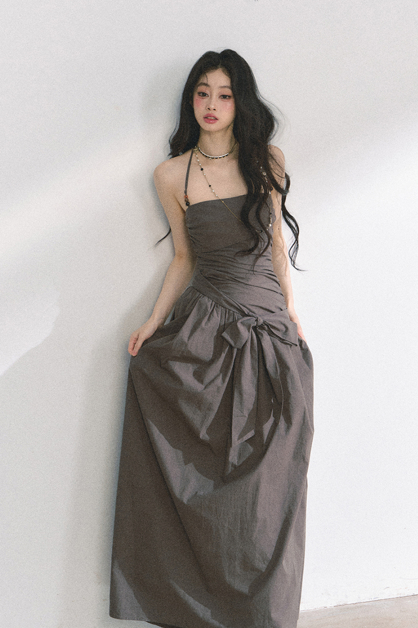 ホルターネックロングドレス