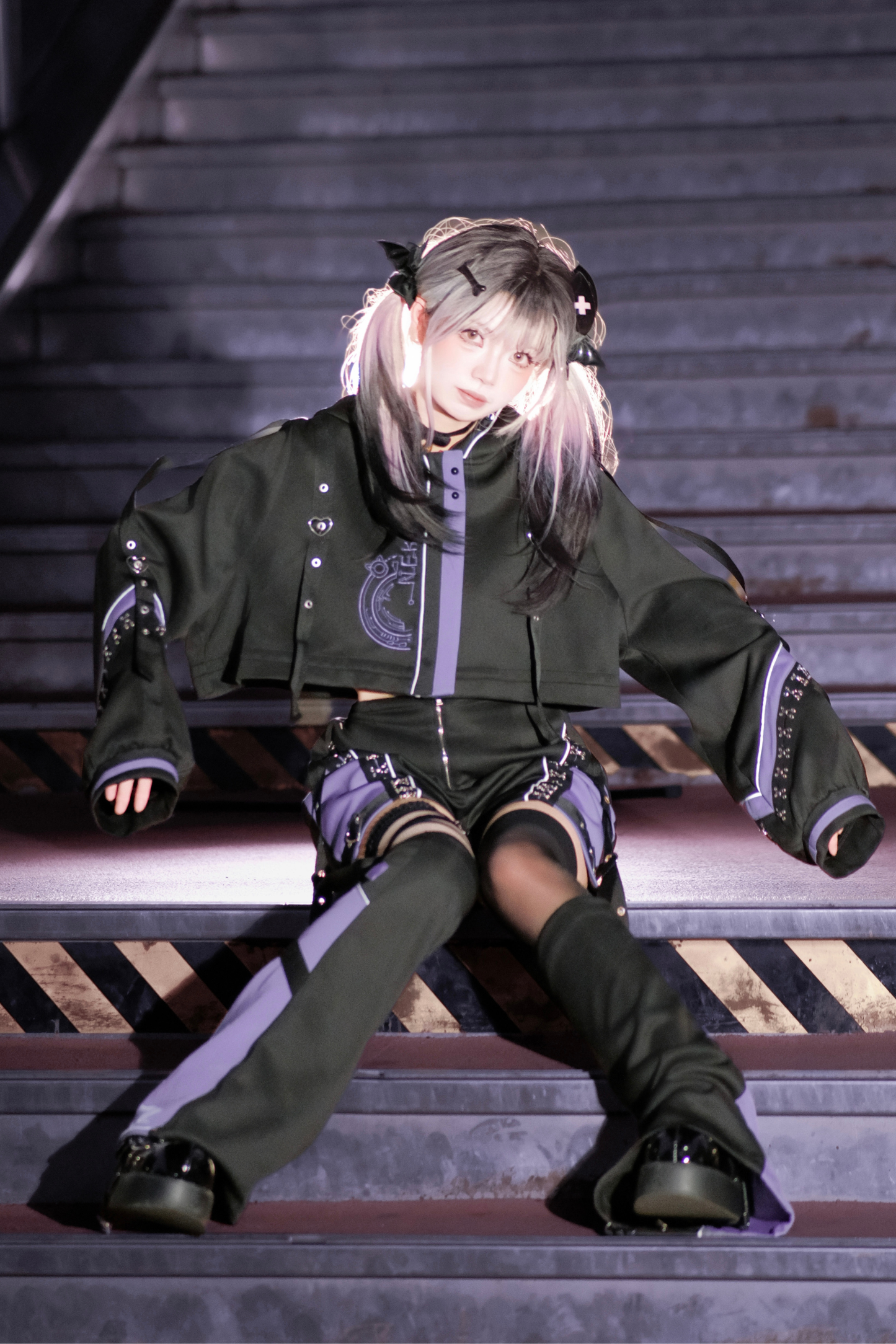 【天使界隈】サイバーテクノロジージャケット+ショートパンツ+レッグカバー