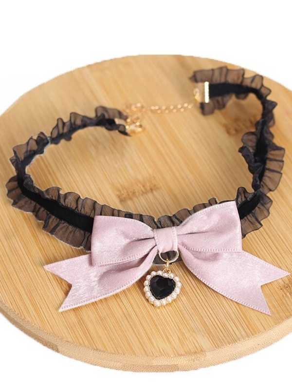 Dark lace ribbon necklace