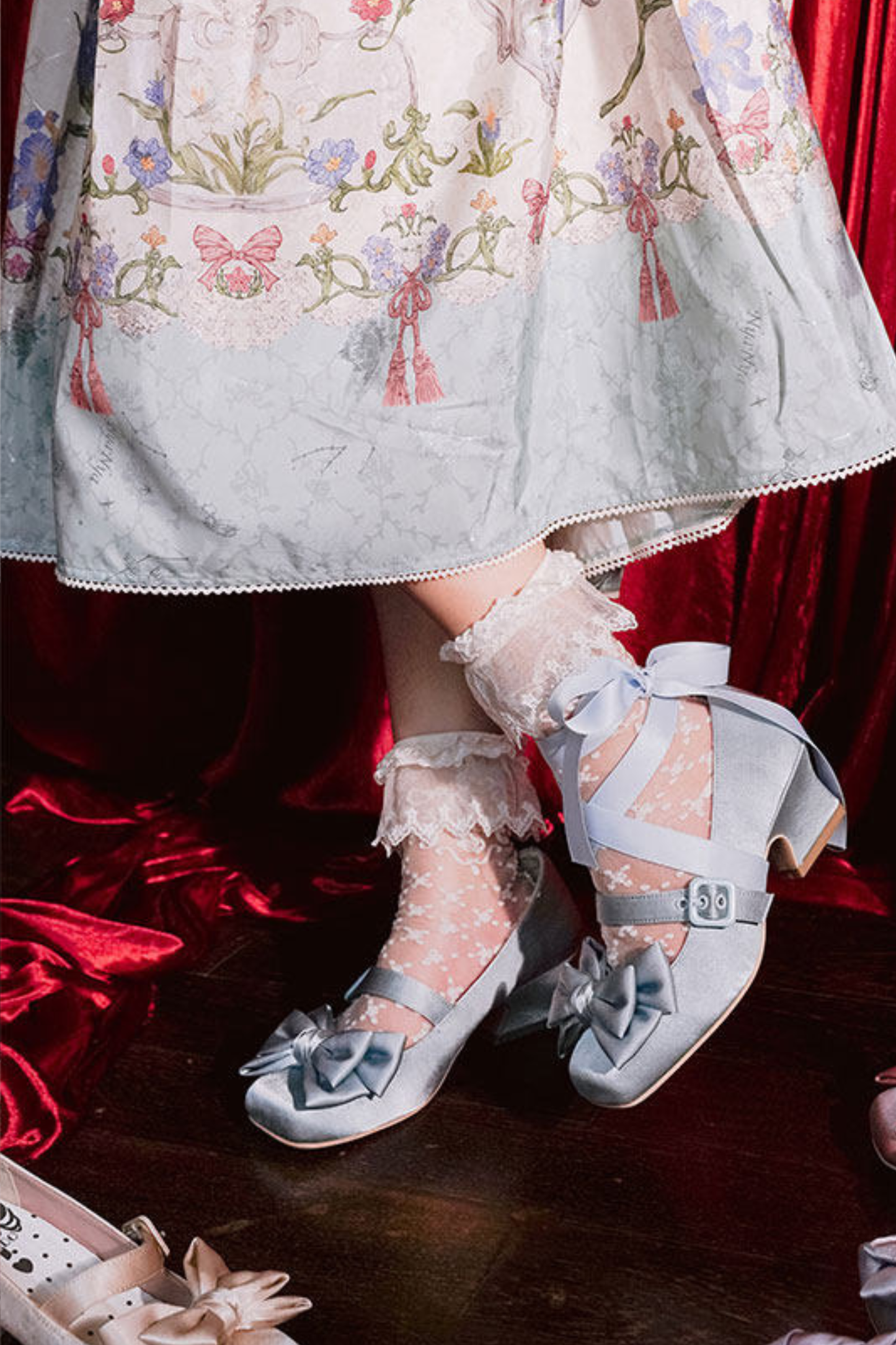 レースアップリボンサテンスクエアトゥシューズ