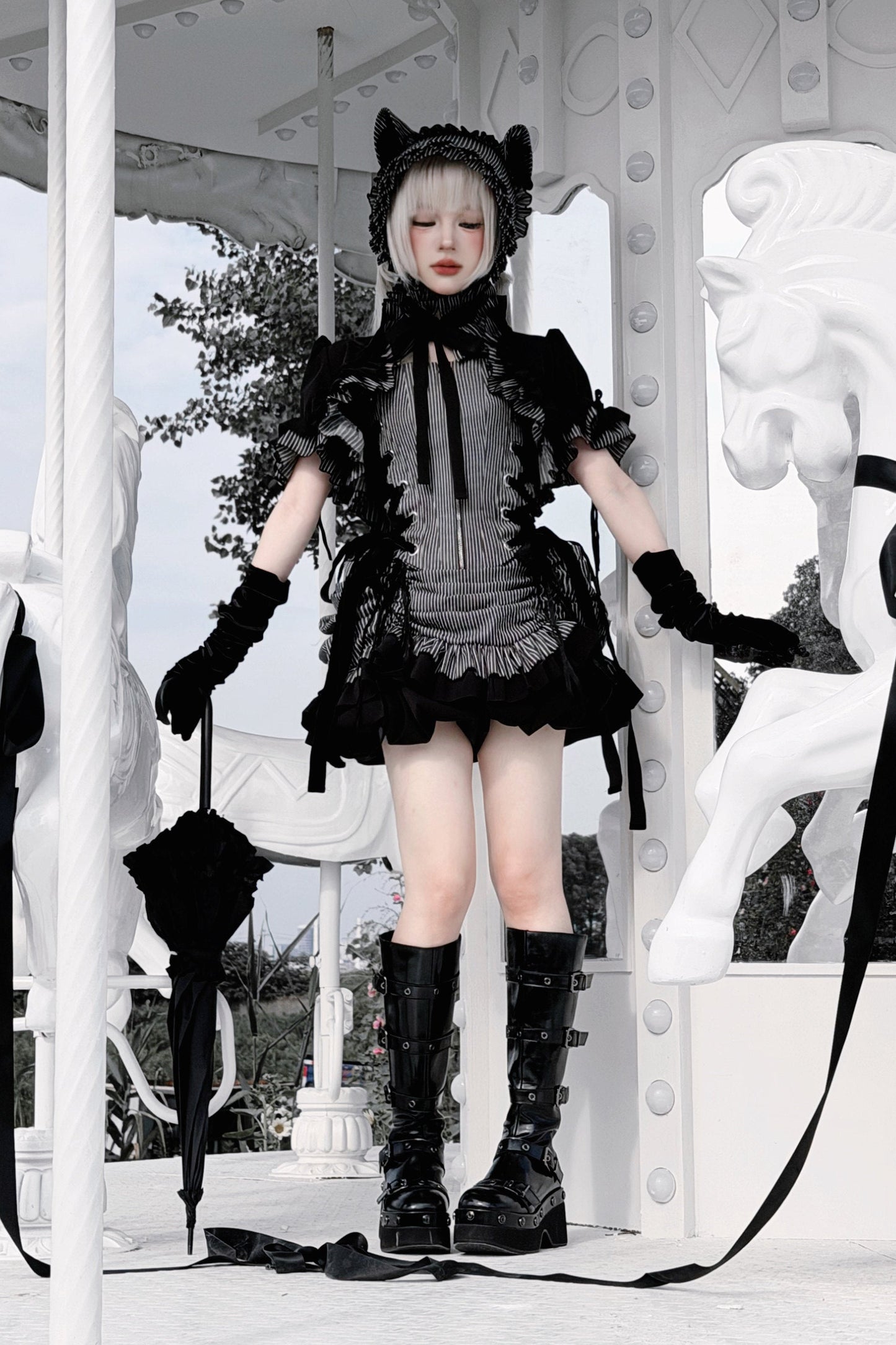 [Vorbestellschluss: 8. August] Gothic-Lolita Dark-Cat gestreifte kurze Rüschenjacke+Korsett-Bustier+hochziehbare kurze Rüschenshorts