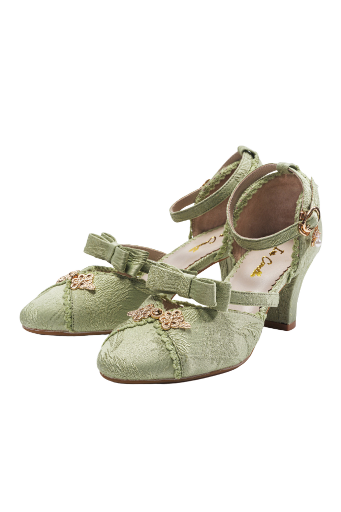 Round Chinese-Style Wedding Shoes