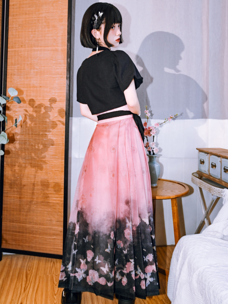 Butterfly ink gradation China skirt