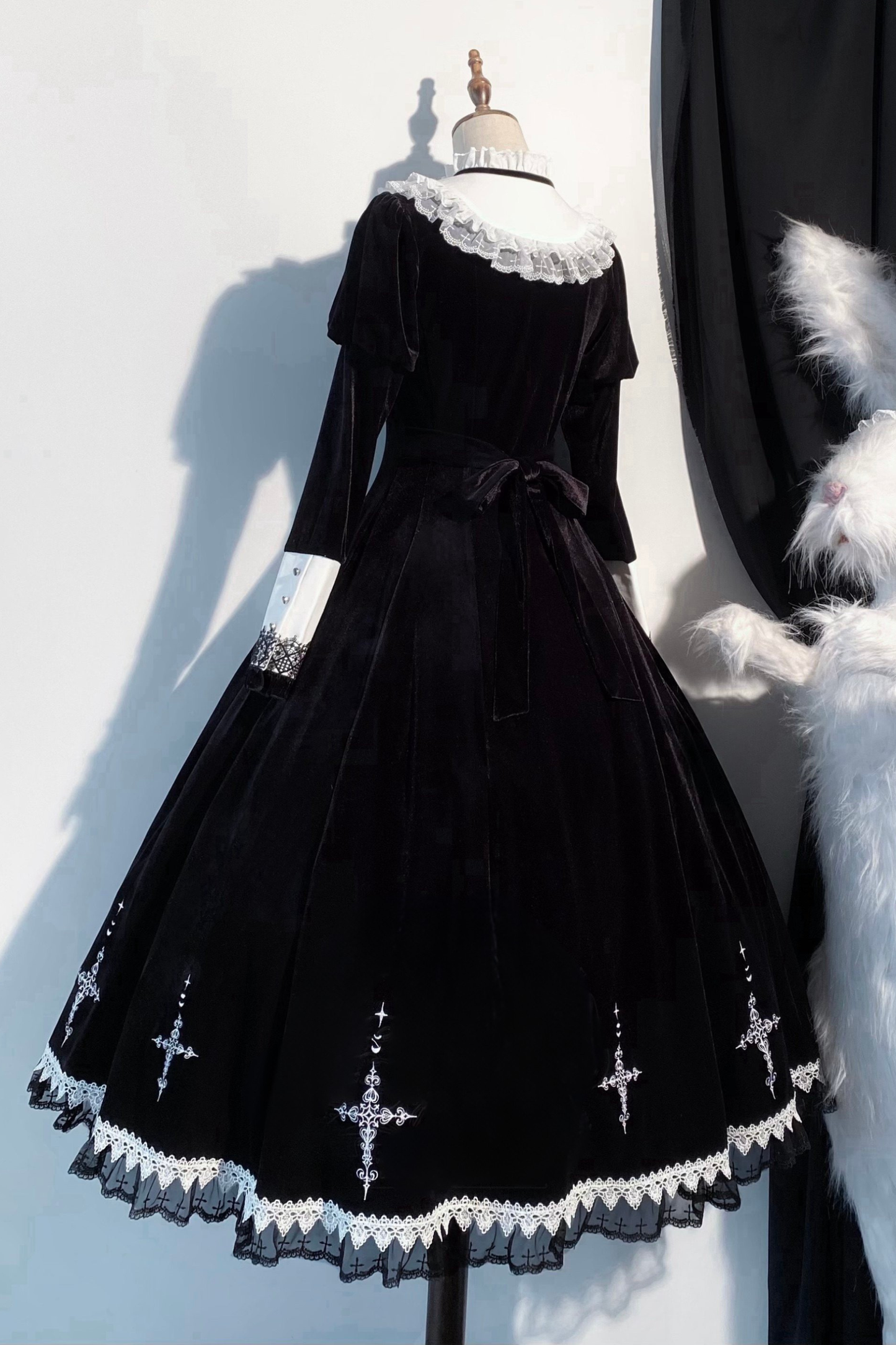 【3月1日予約締切】ムーンクロスジュリエットスリーブブラックベルベットゴシックドレス＋アクセサリー