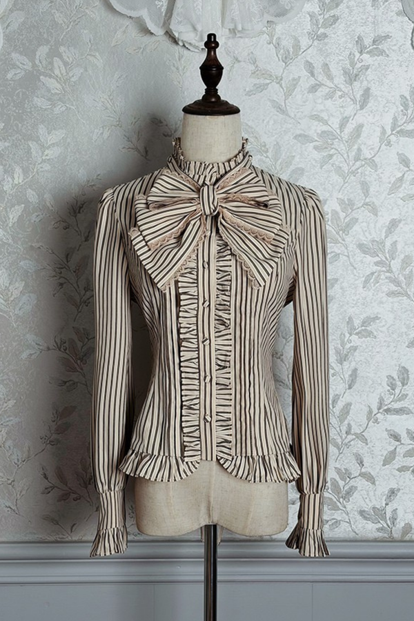 【12月23日予約締切】ビクトリアデュークエレガントクラシックフリルスタンドカラーリボンシャツ