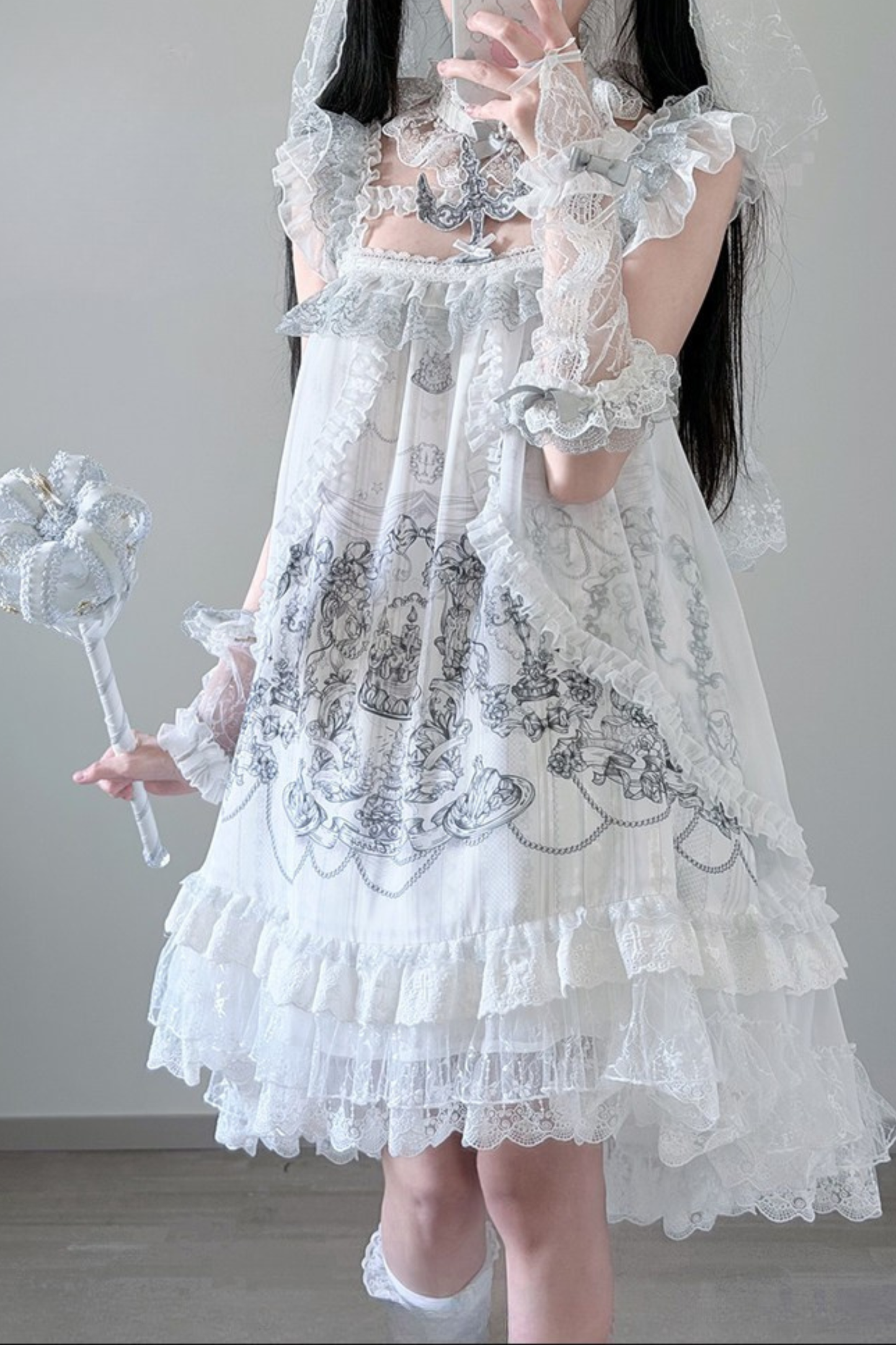 【6月28日予約締切】天使の祈りゴシックレースラッフルティアードプリントJKSドレス＋チョーカー（キャンドルスタンド刺繍ブローチ付き）