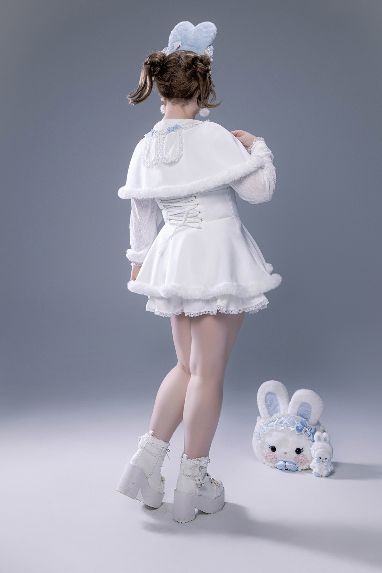 Fluffy cute cape + top + pants + brooch