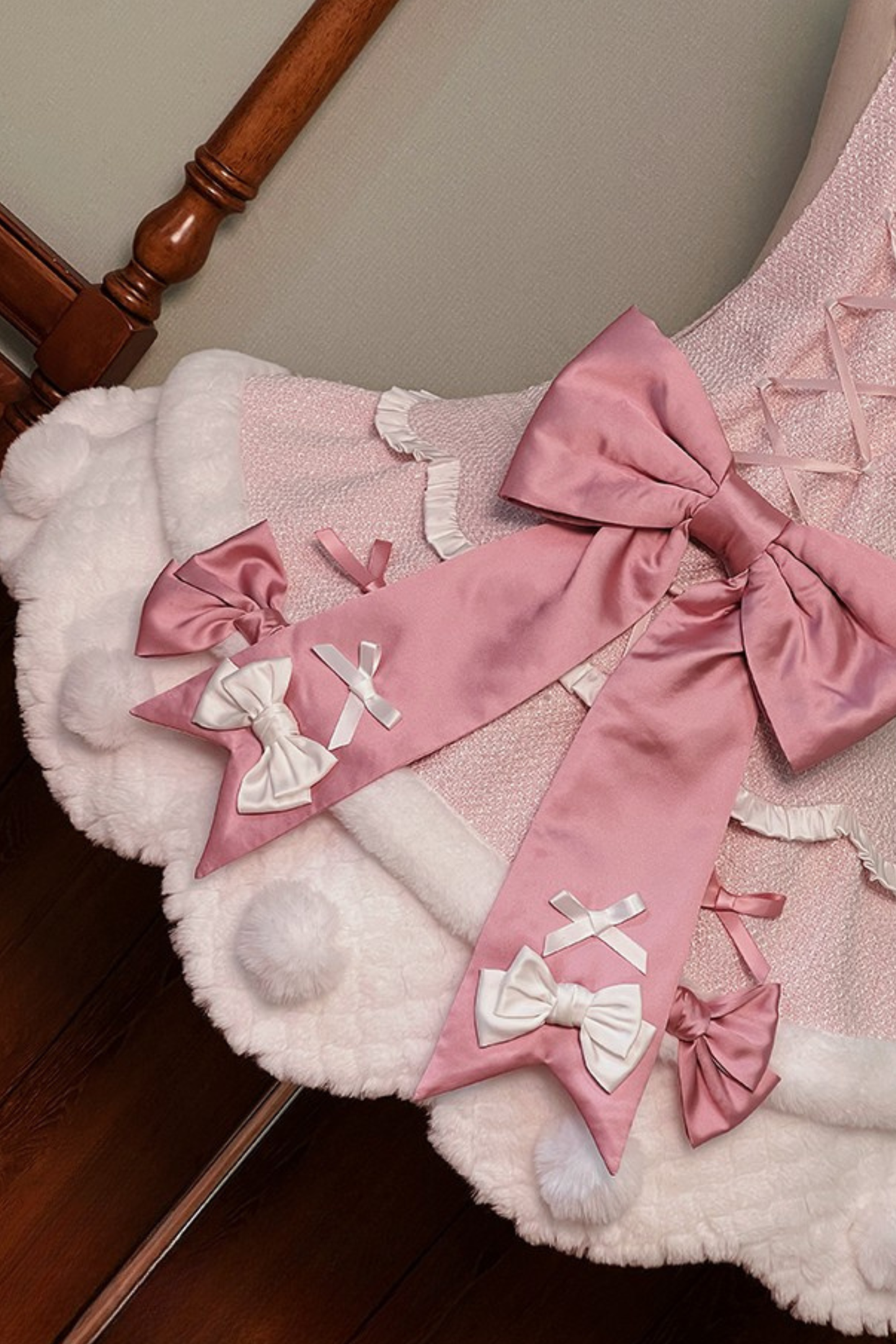 [Deadline for reservations: December 8] Floss Sugar Rabbit Fur Ball Ribbon Suspender Dress