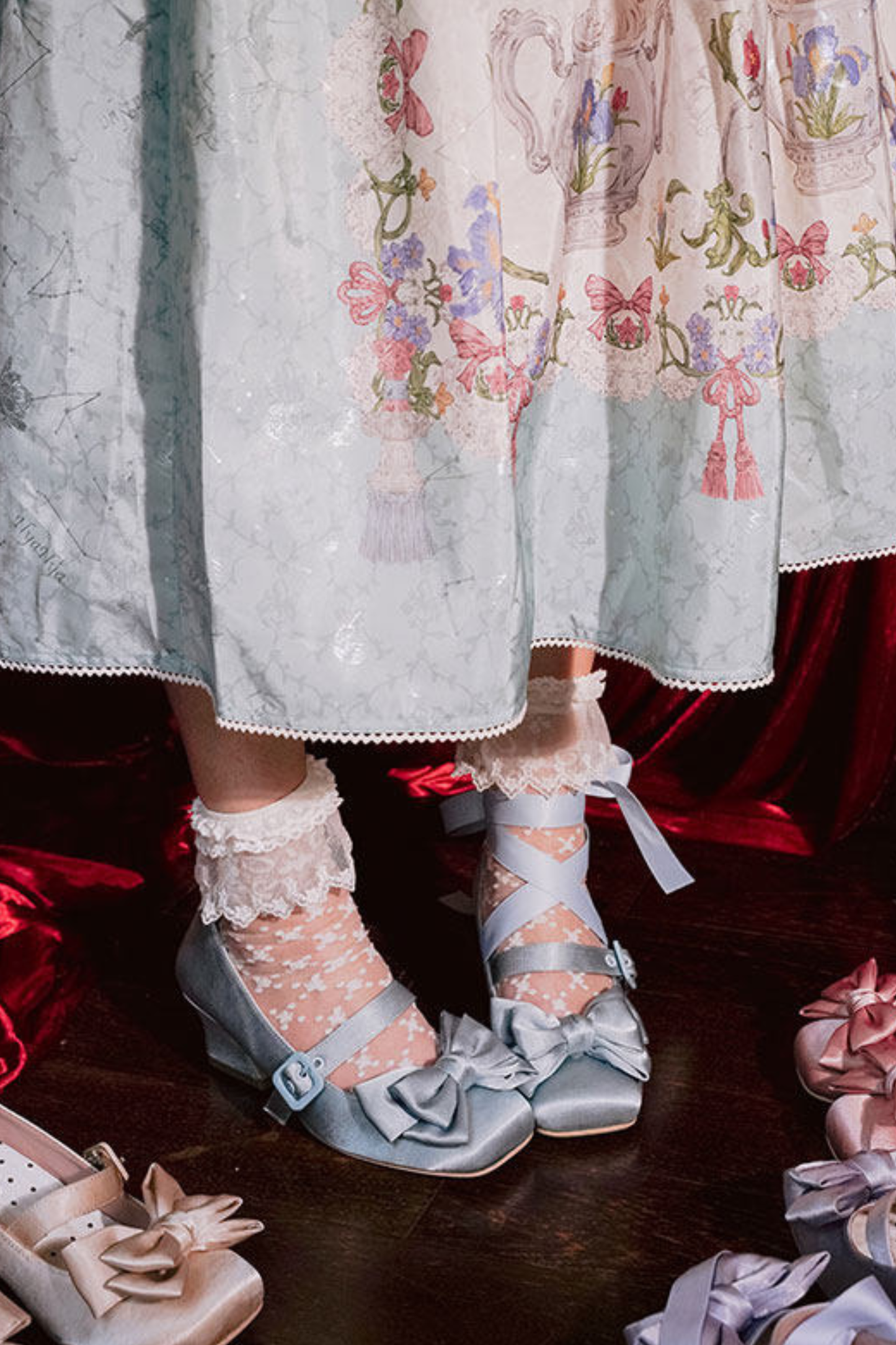 レースアップリボンサテンスクエアトゥシューズ