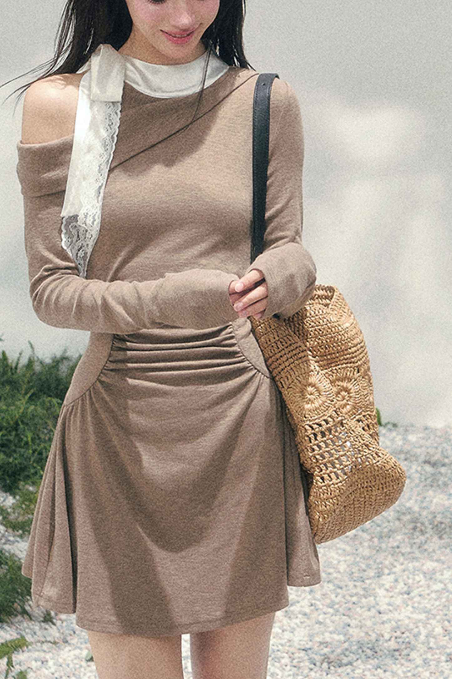 フレンチレースオフショルダードレス