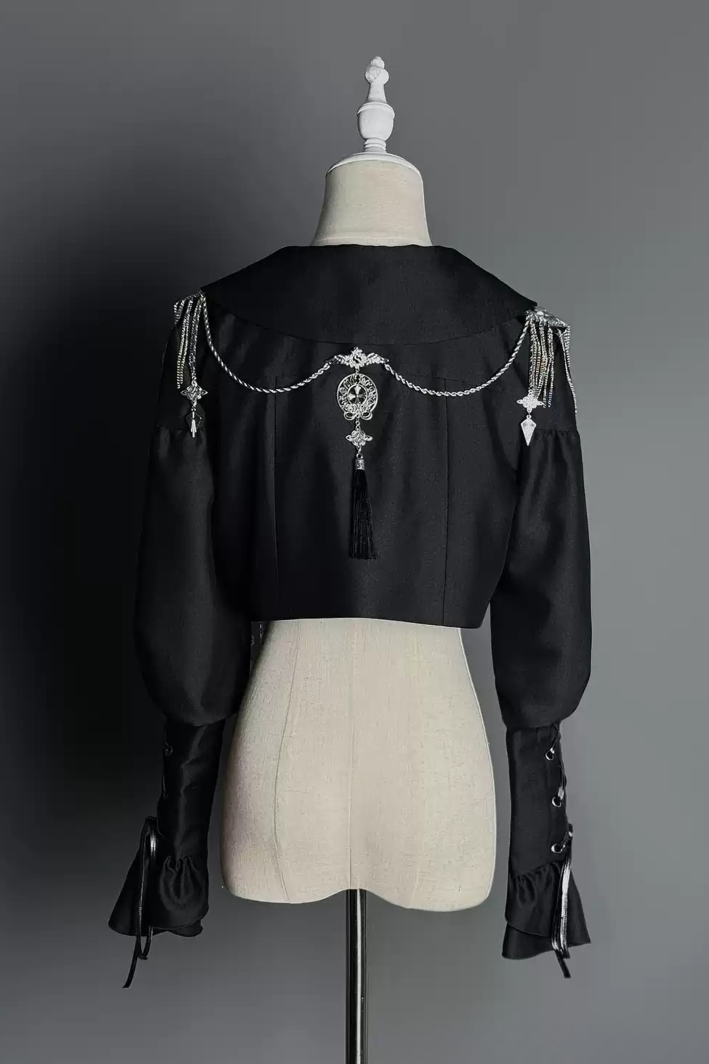 【1月8日予約締切】ダークナイトバトラーゴシックシリーズファーカラー付きショートジャケット