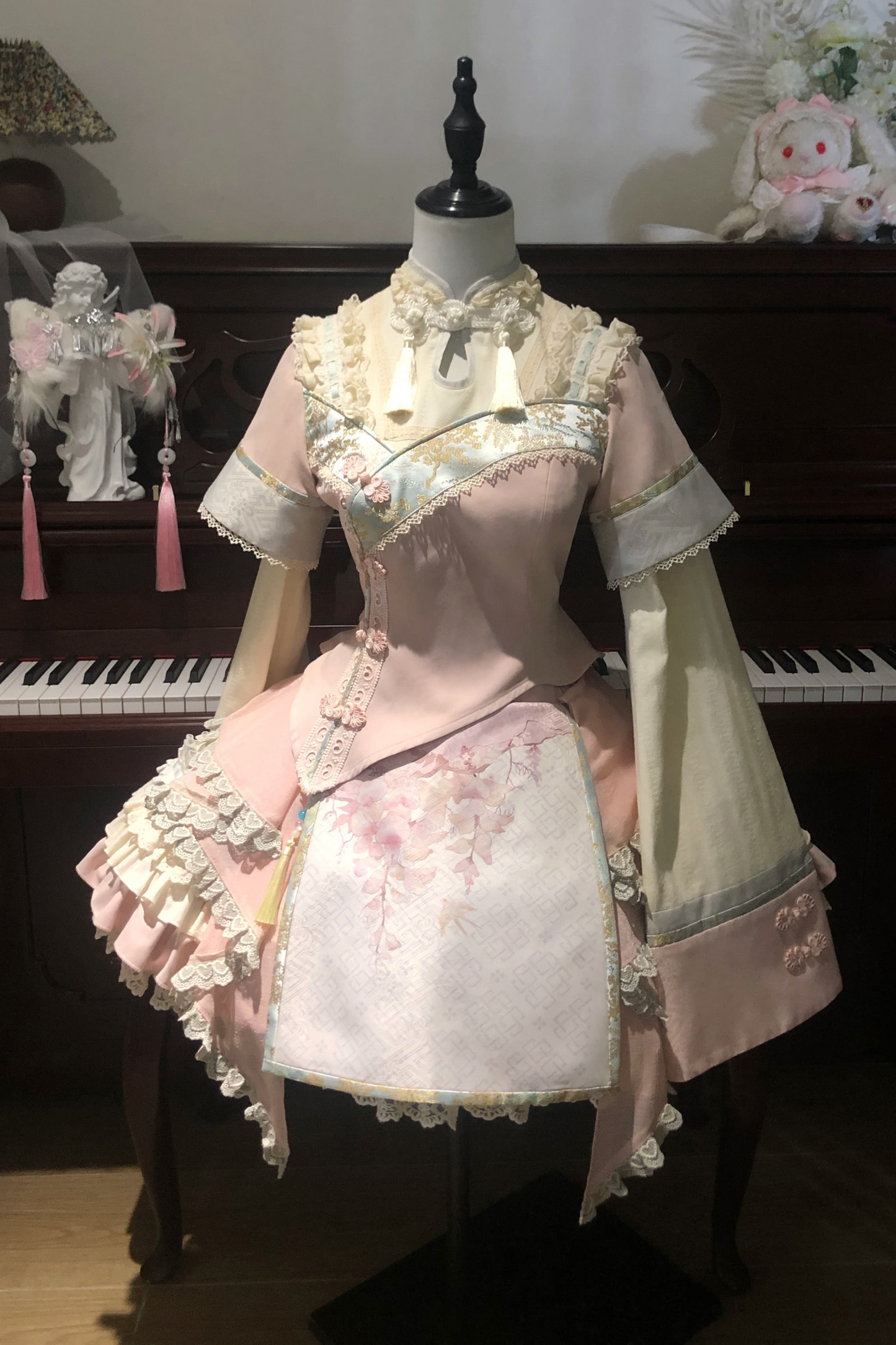 China Style Girl Lolita Top + Skirt + Catsuit + Clips