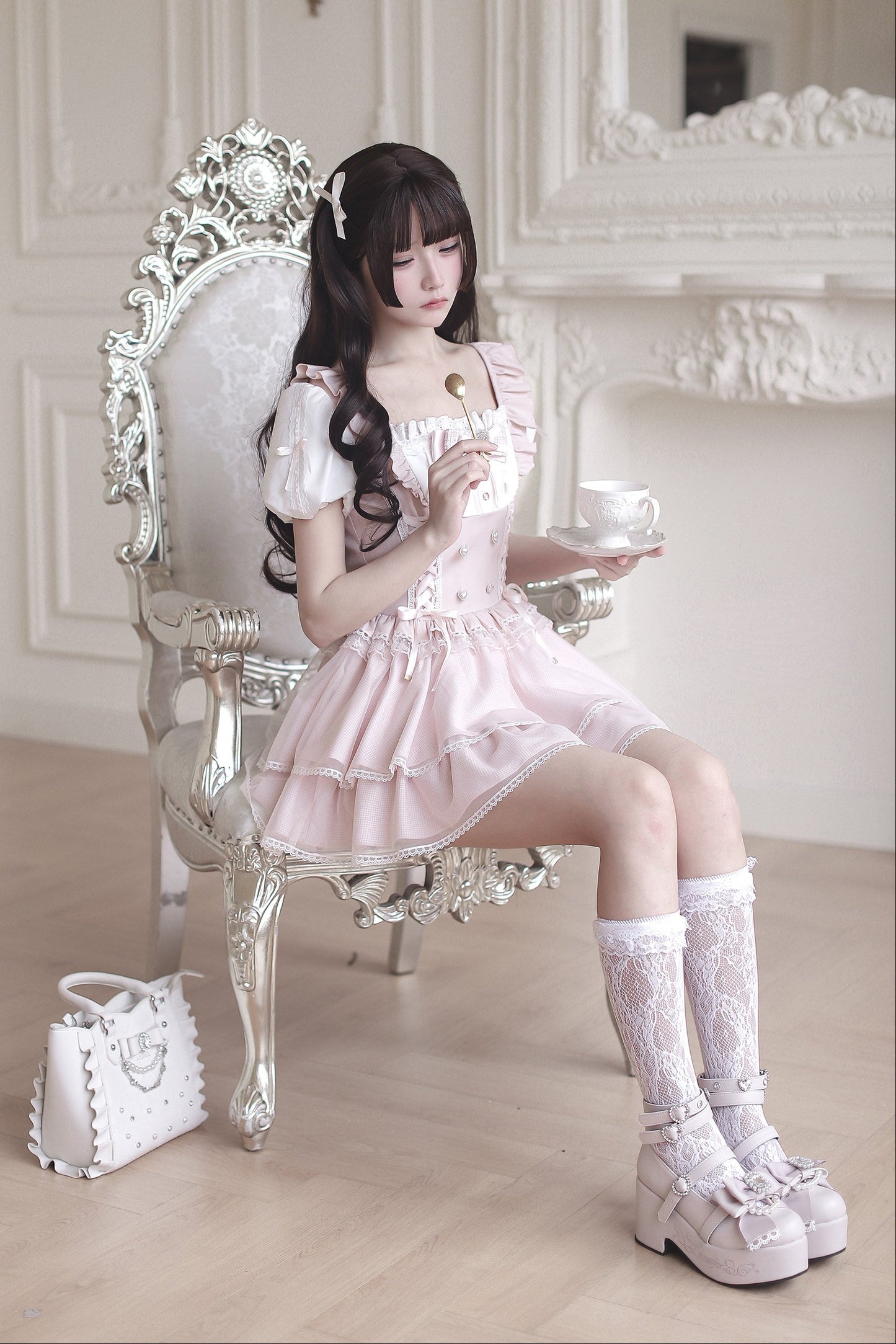 Ecomi Satin-Lagenkleid