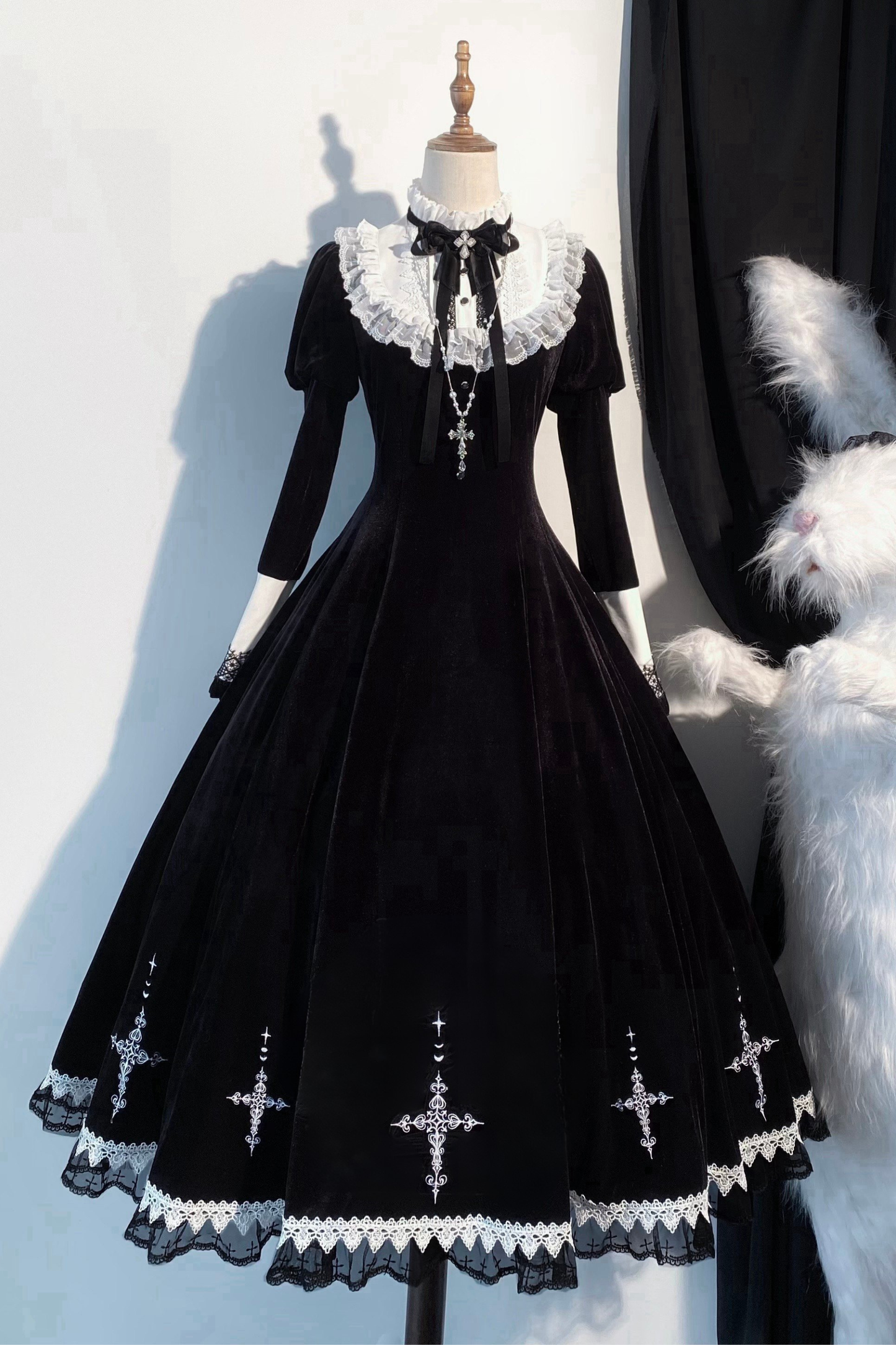 【3月1日予約締切】ムーンクロスジュリエットスリーブブラックベルベットゴシックドレス＋アクセサリー