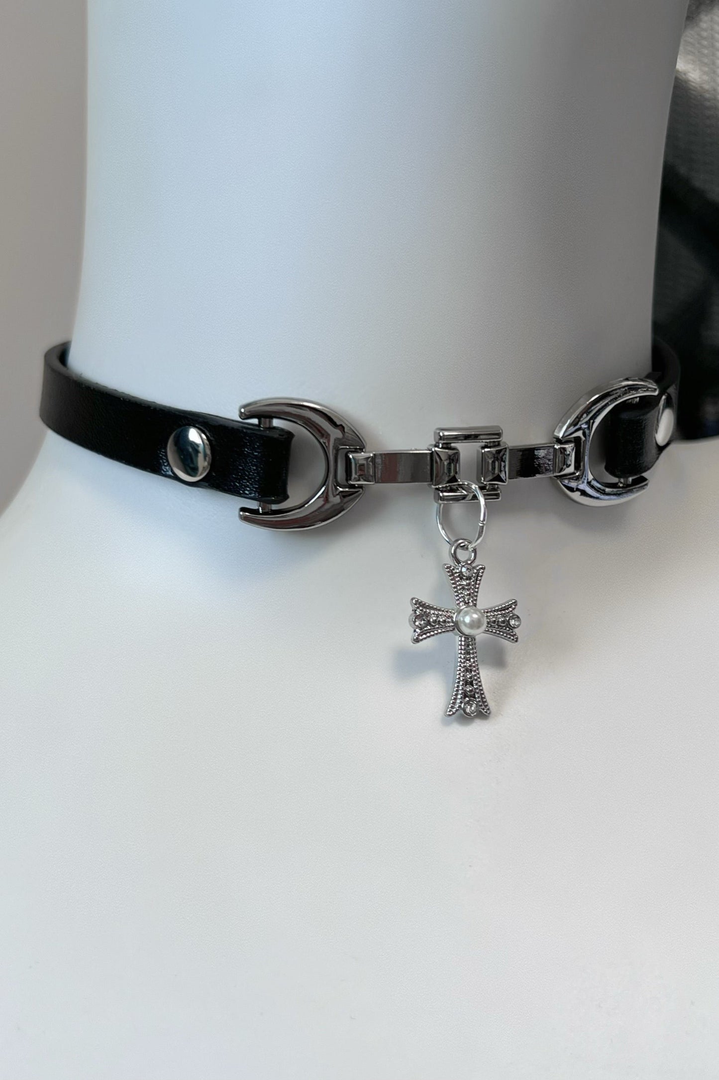 Dark Cross Leather Choker