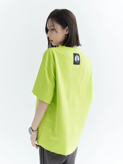 Simple oversized top with one-pointed back design