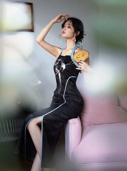 수제 롄리 지점 서스펜더 오리지널 고화 자수 얇은 여름에 네 개의 고양이가 홀터넥 민소매 검은색 드레스를 입을 수 있다.