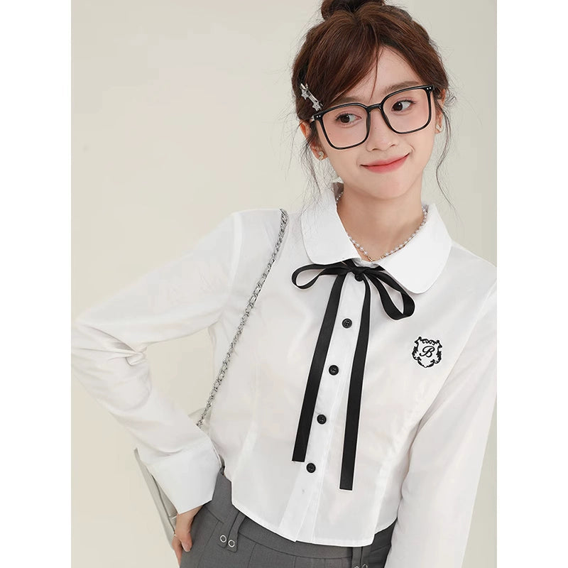 White shirt + ribbon design short sweatshirt sweatshirt