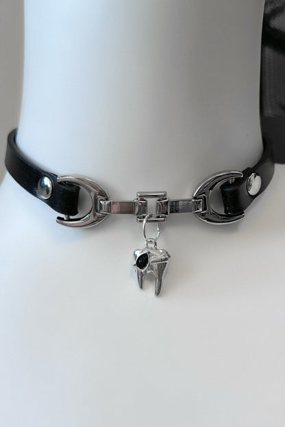 Dark subculture tea choker