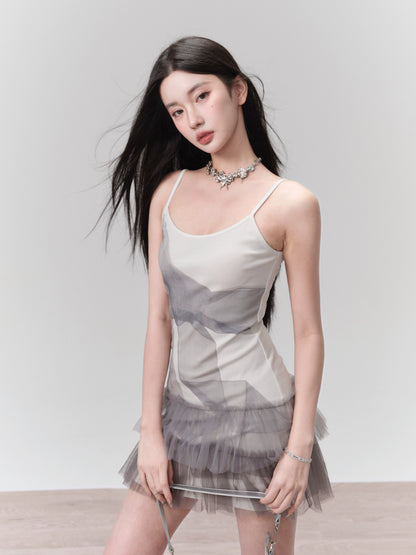 [Spot] Fragile Store Girl Pictorial Gray bow print skirt mesh stitched slip dress