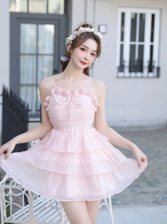 浪漫优雅的公主立体玫瑰蛋糕波浪珍珠边修身露背连衣裙