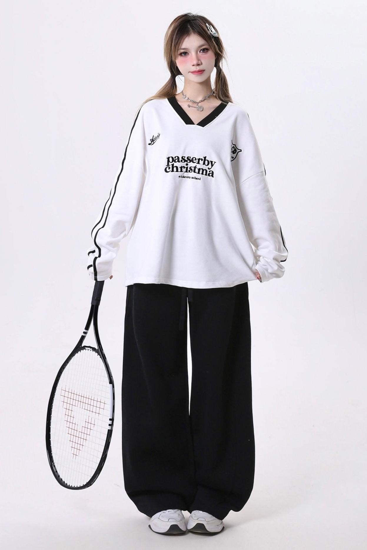 Sporty V-Neck Embroidered Loose Set