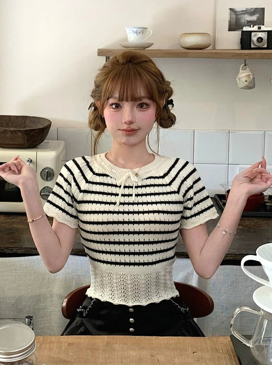 CHIC ME Walking Girl Wool sweet black and white striped top woven bow tie crew neck knit
