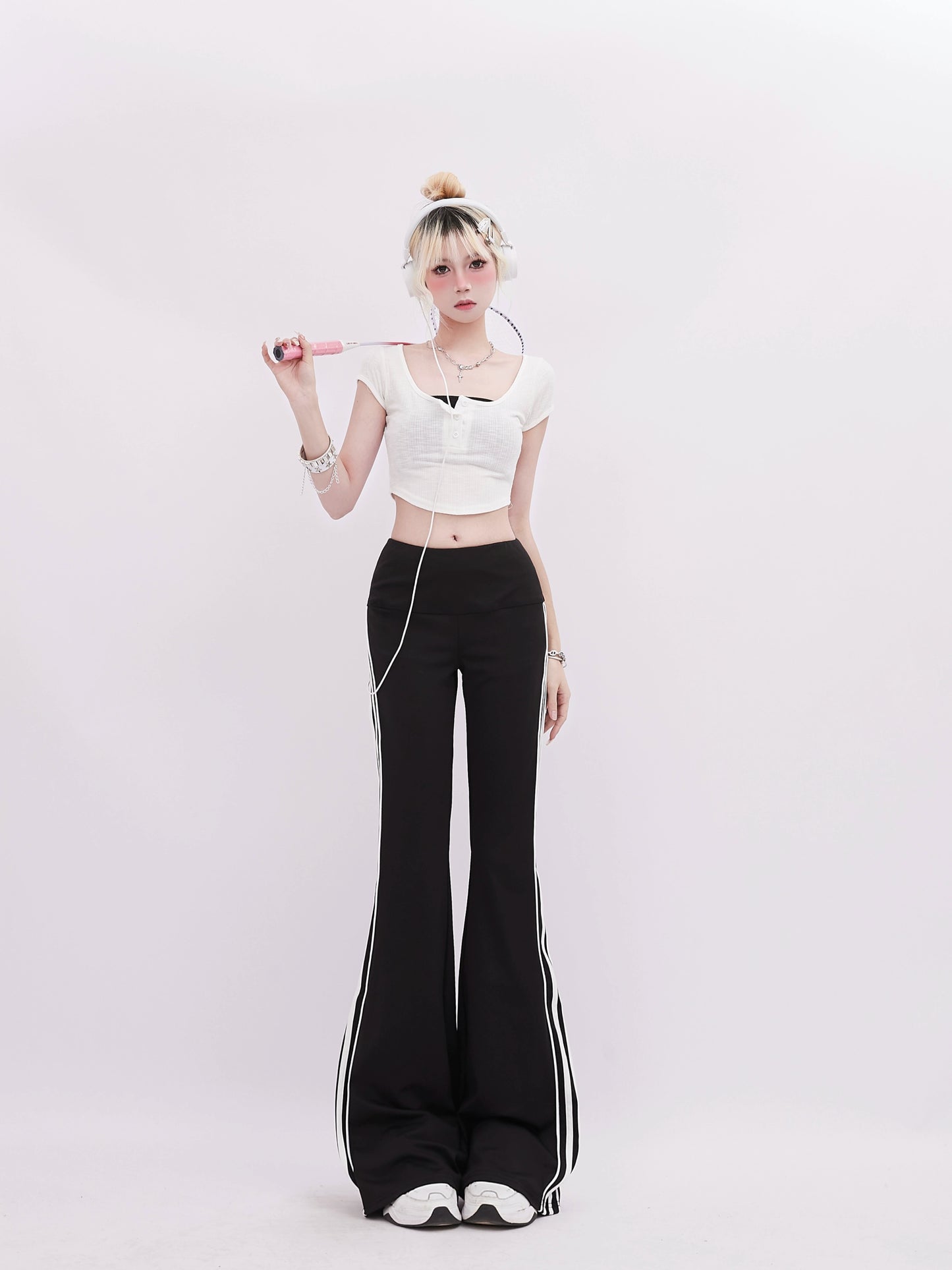 Side Stripe Slim Flared Mode Pants