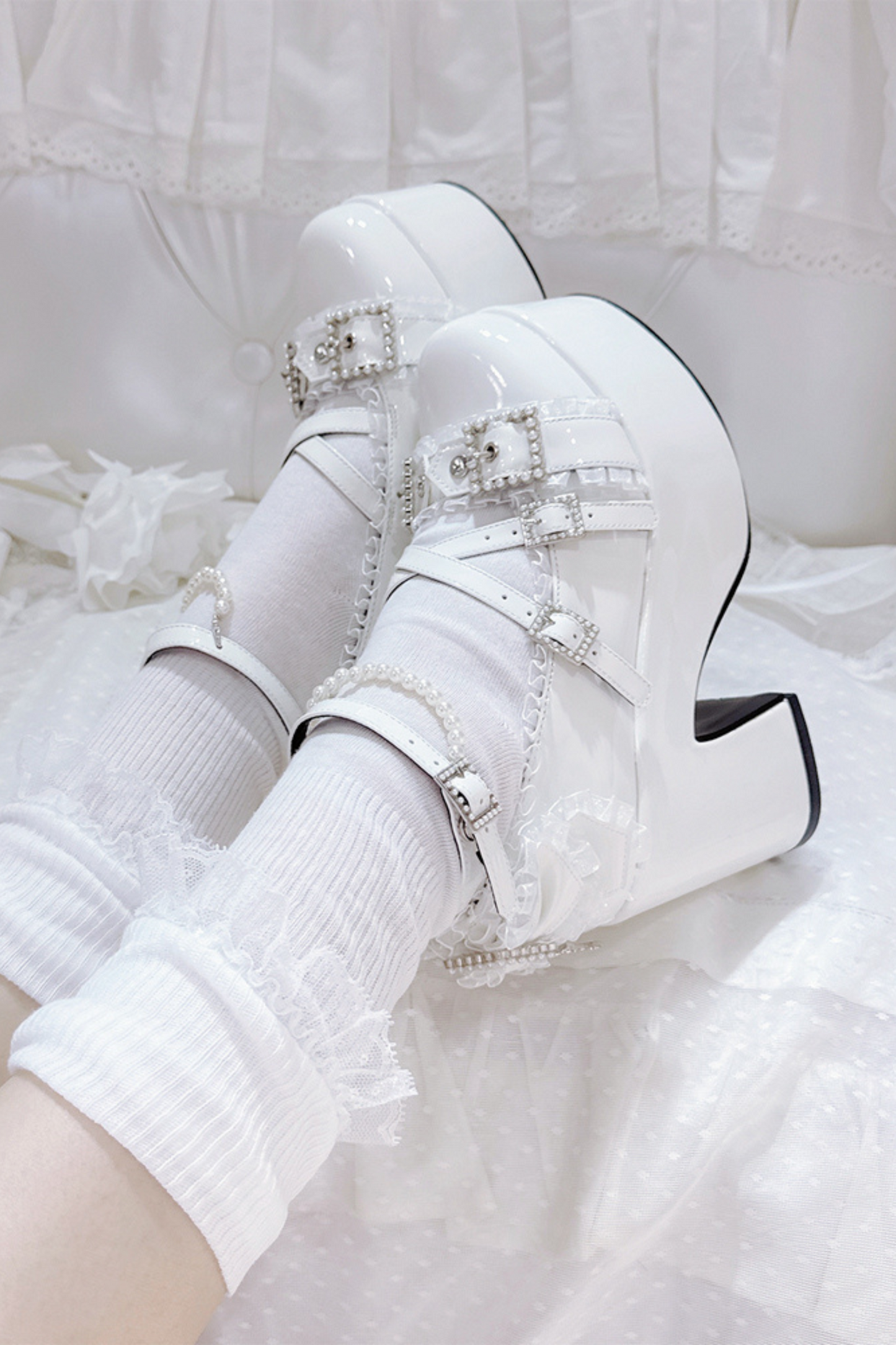 クロスベルトデザインシャイニーシューズ