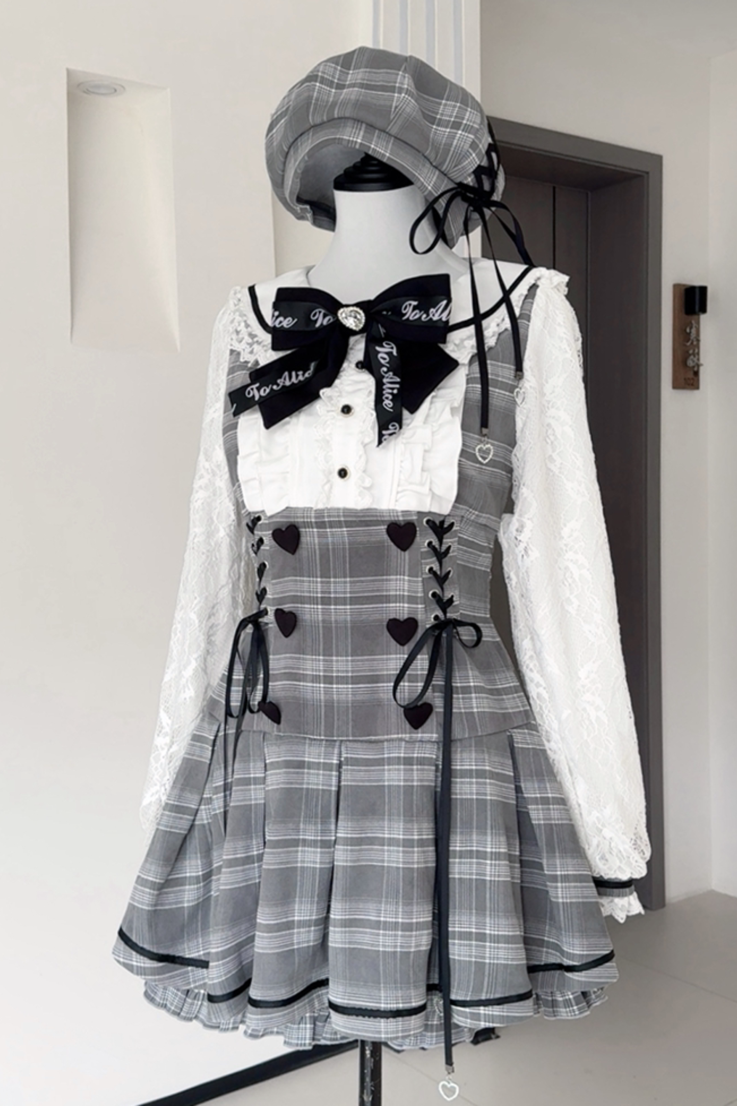 Detektiv-Akademie-Karo-Kleid + Hose + Cape