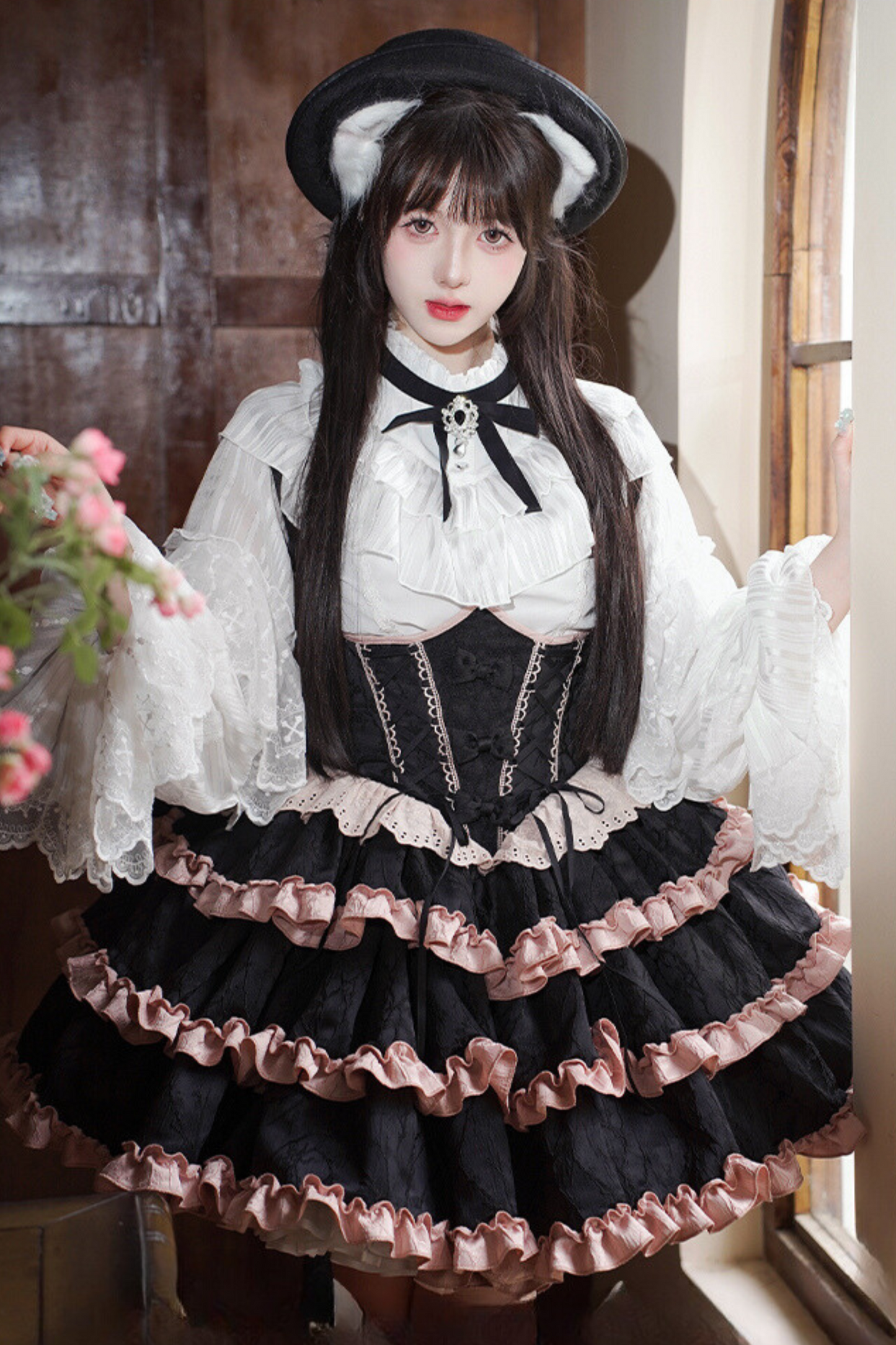 [Reservation product] Gothic lace ruffle ribbon shirt