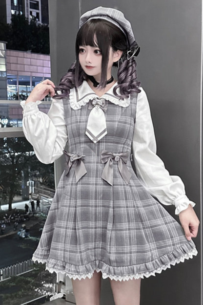 Kariertes Süß-Cape-Design-Kleid