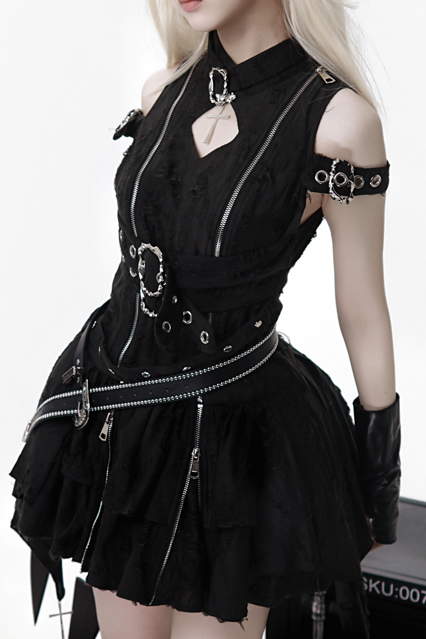 [Reservations] Dark Gothic Style Sleeveless Dress + Belt