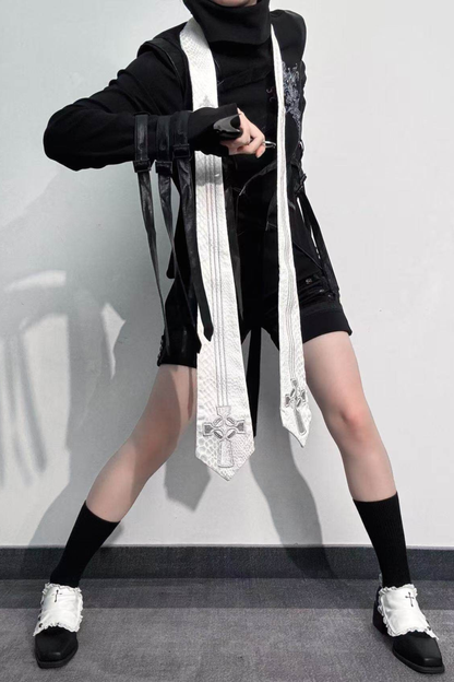 [Reservierungsschluss 24. Mai] Gothic-Lolita-Prinzenschuhe mit Spitzenbesatz und Kreuzdetail