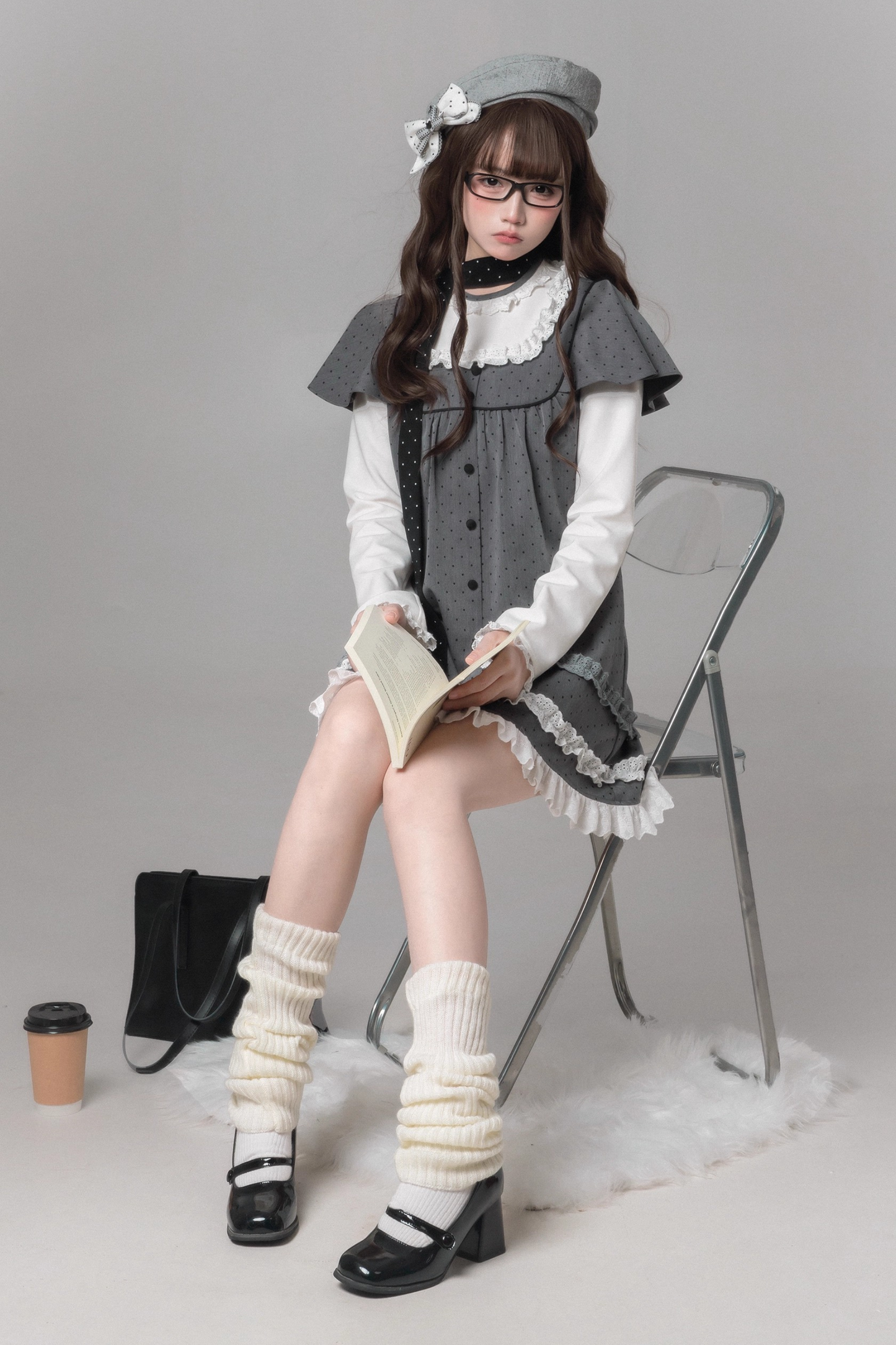 グレイポルカドットドールドレス+ベレー帽