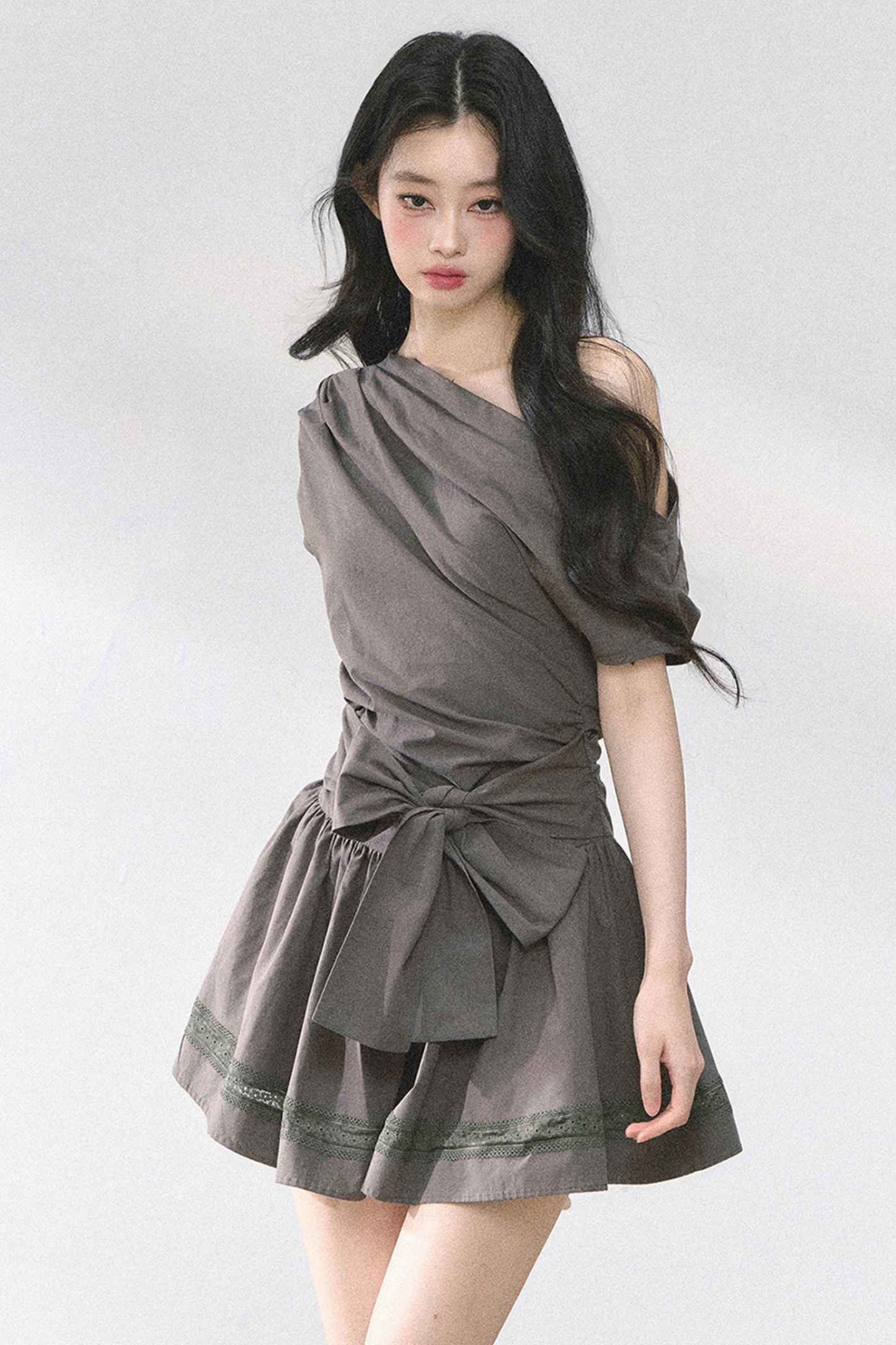 ウエストスリムパフィーオフショルダードレス