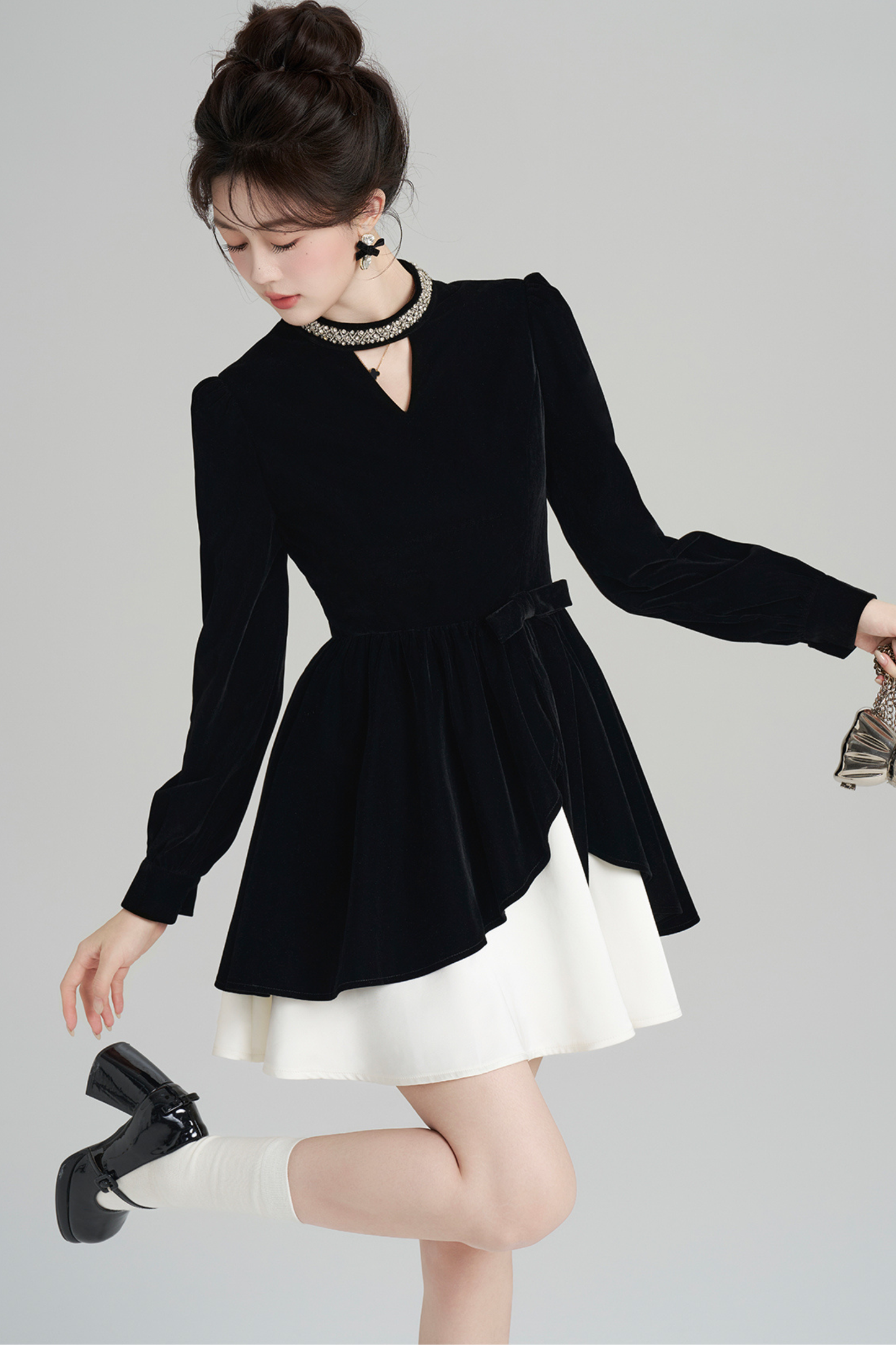 フレンチブラックベルベットラフルドレス