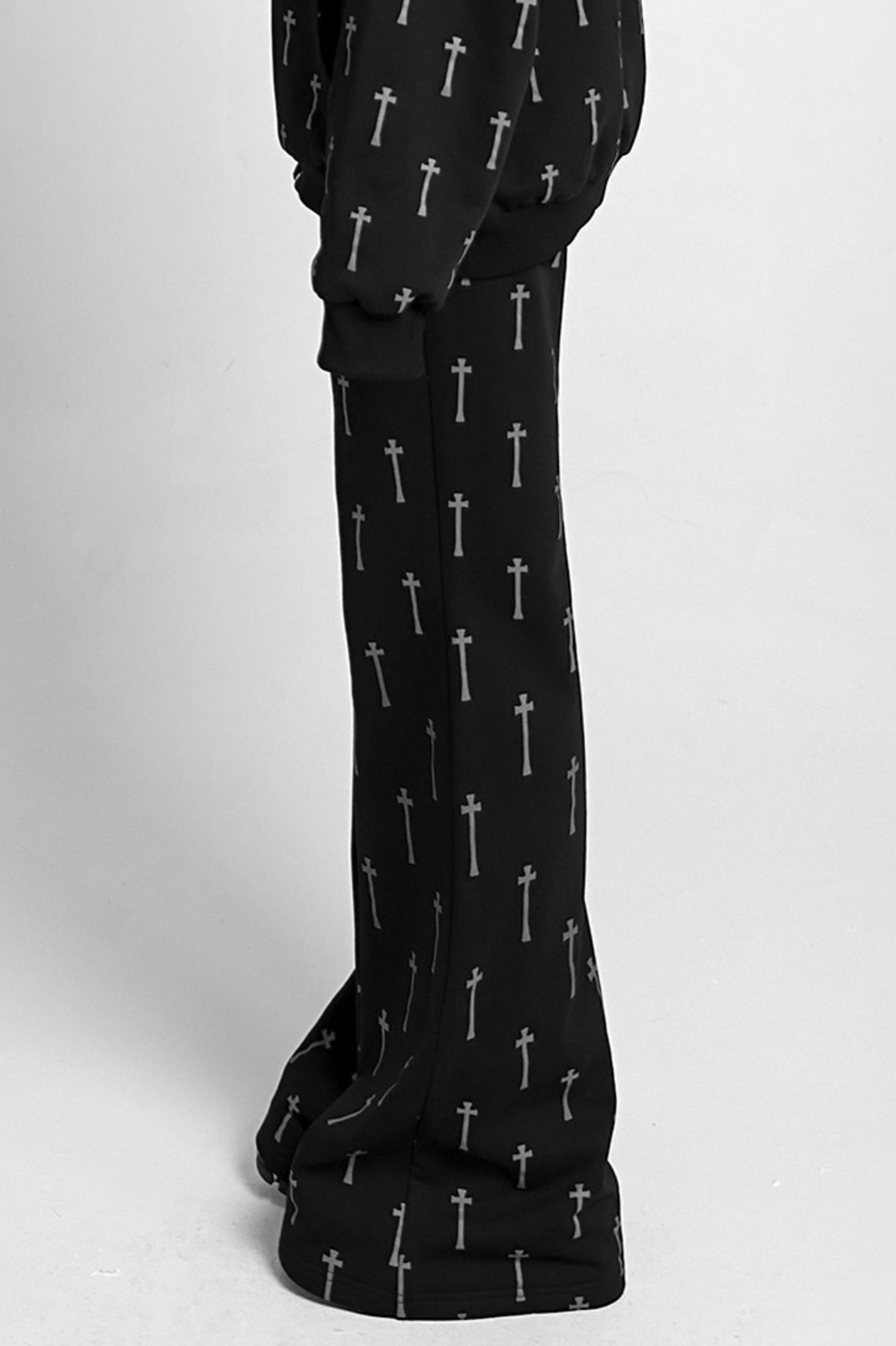 ゴシックルーズモードクロスパンツ